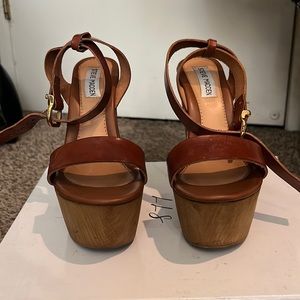 Steve Madden Beachy tan platform sandals